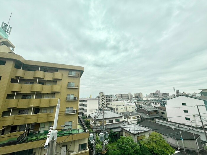 物件内観写真22　(室内からの展望)