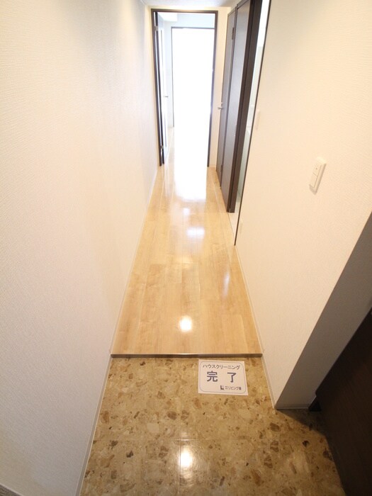 物件内観写真17　(玄関)