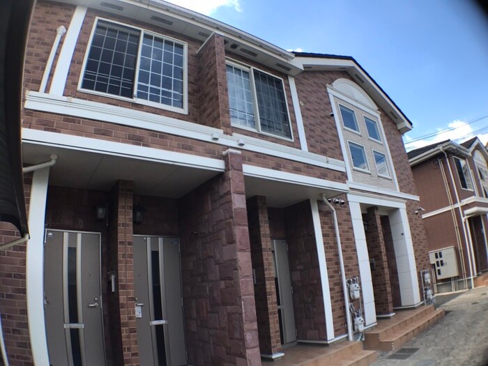 物件外観写真5　(エントランス部分)