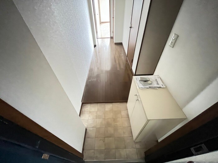 物件内観写真17　(玄関)