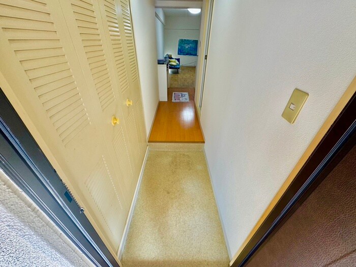 物件内観写真17　(玄関)