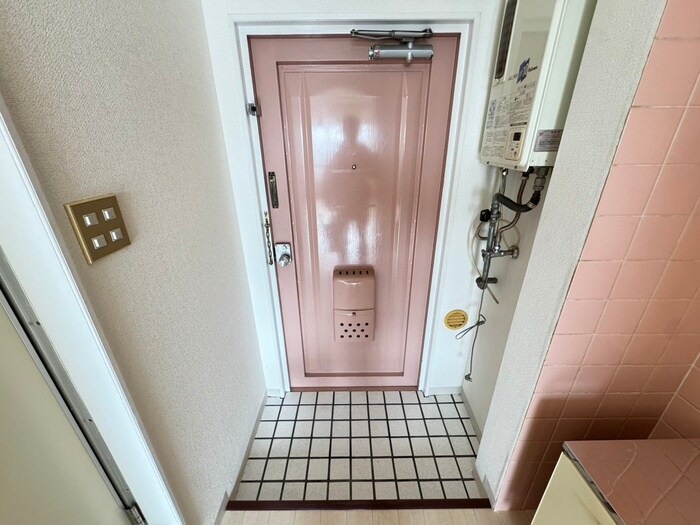 物件内観写真14　(玄関)