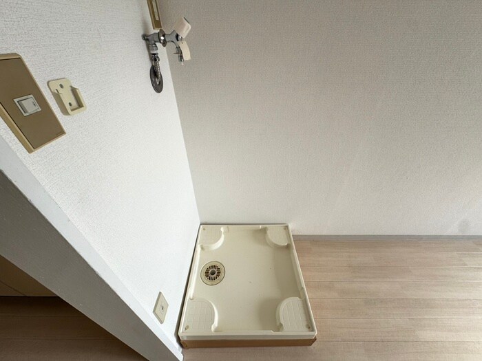 物件内観写真15　(洗濯機置場)