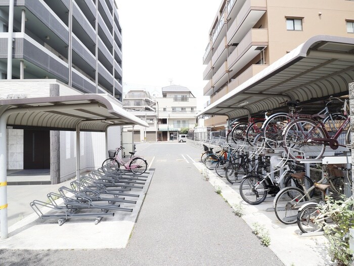 物件外観写真5　(駐輪場)