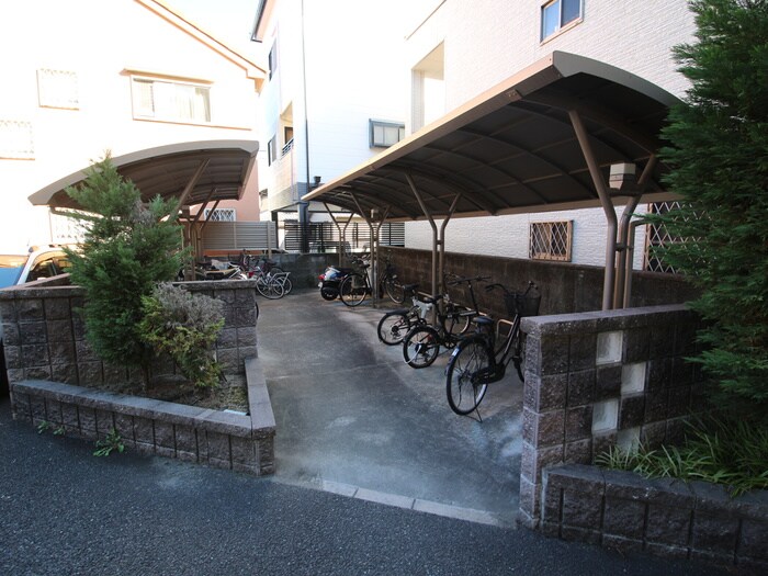 物件外観写真5　(駐輪場)