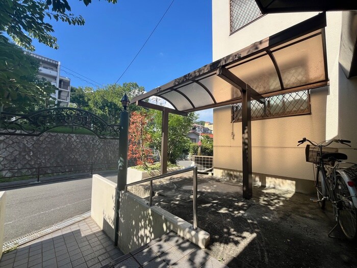 物件外観写真5　(駐輪場)