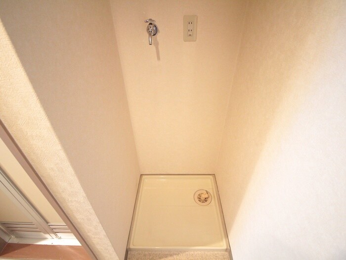 物件内観写真12　(洗濯機置場)