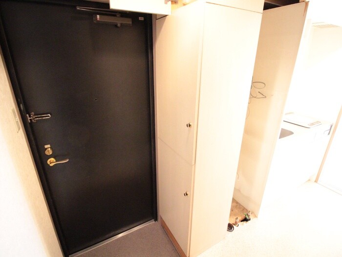 物件内観写真13　(玄関)