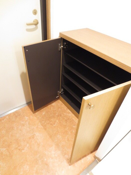 物件内観写真10　(靴箱)