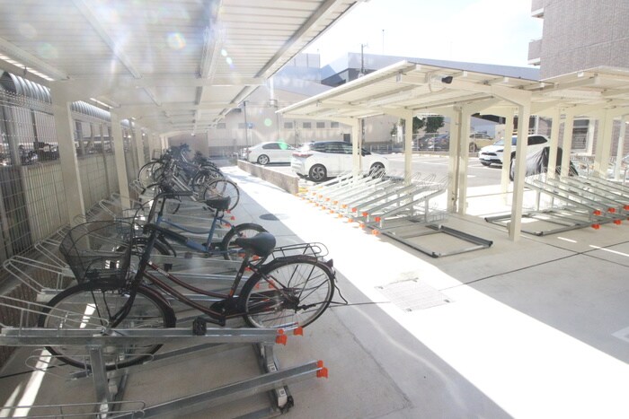 物件外観写真3　(駐輪場)