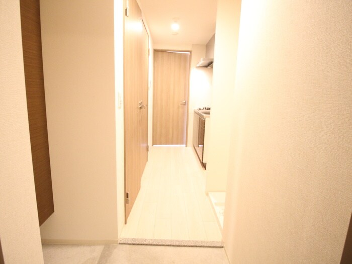 物件内観写真13　(玄関)