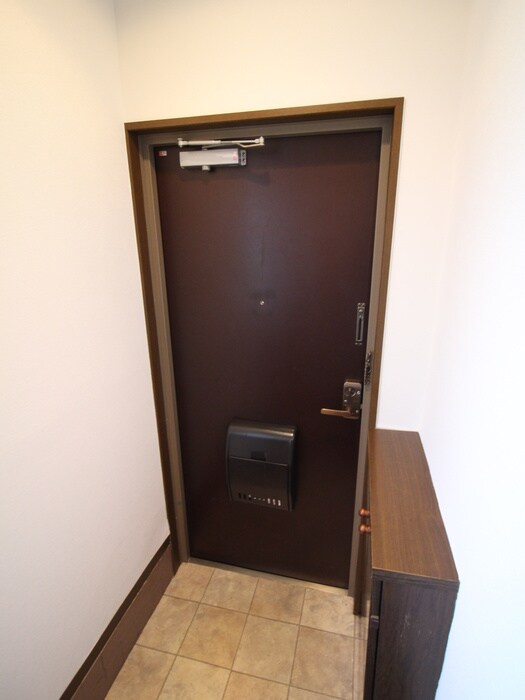 物件内観写真10　(玄関)