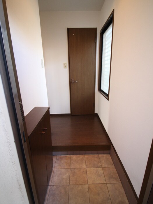 物件内観写真12　(玄関)