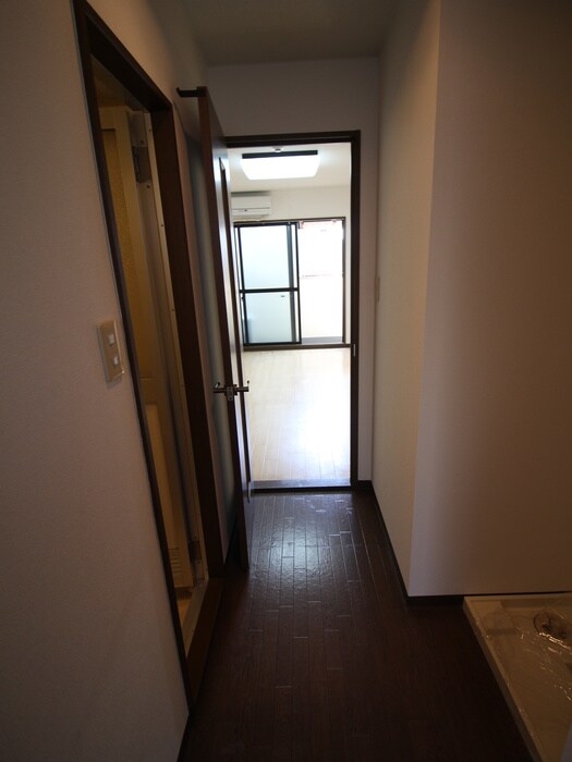 物件内観写真13　(廊下)