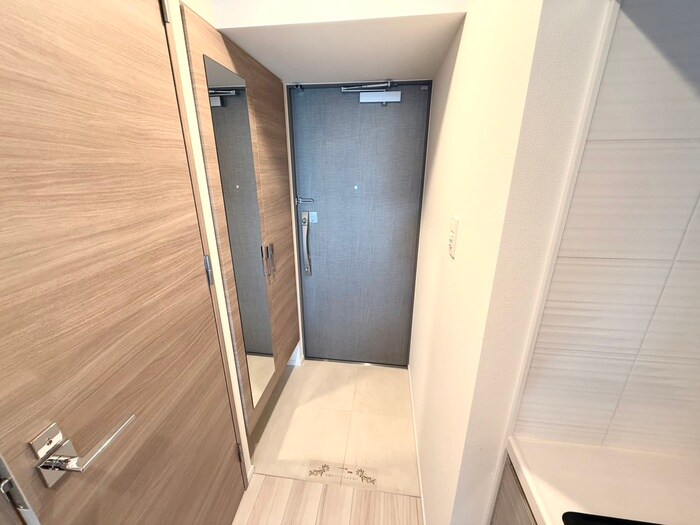 物件内観写真7　(玄関)