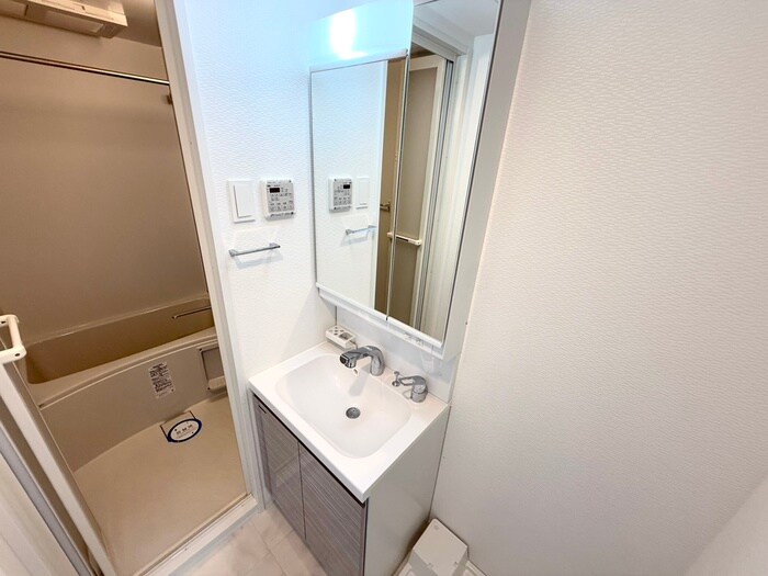 物件内観写真8　(洗面)