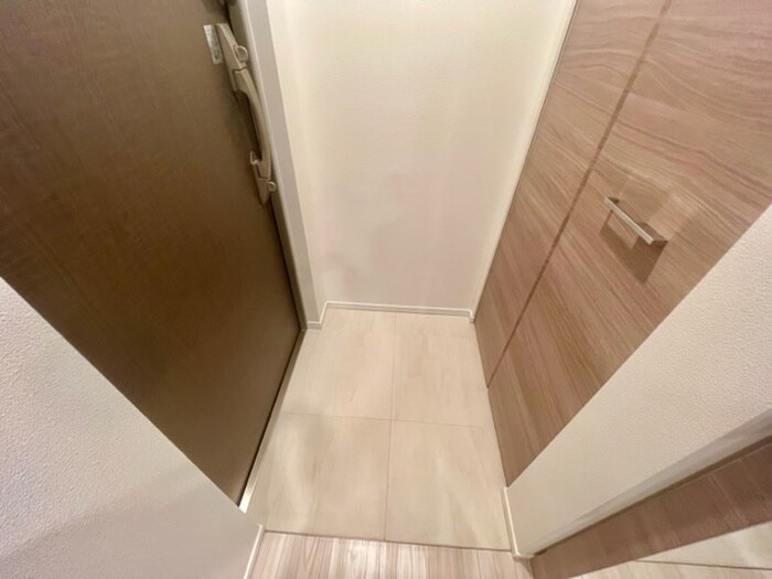 物件内観写真8　(玄関)