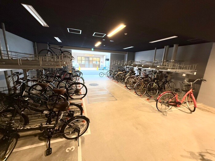 物件外観写真3　(駐輪場)