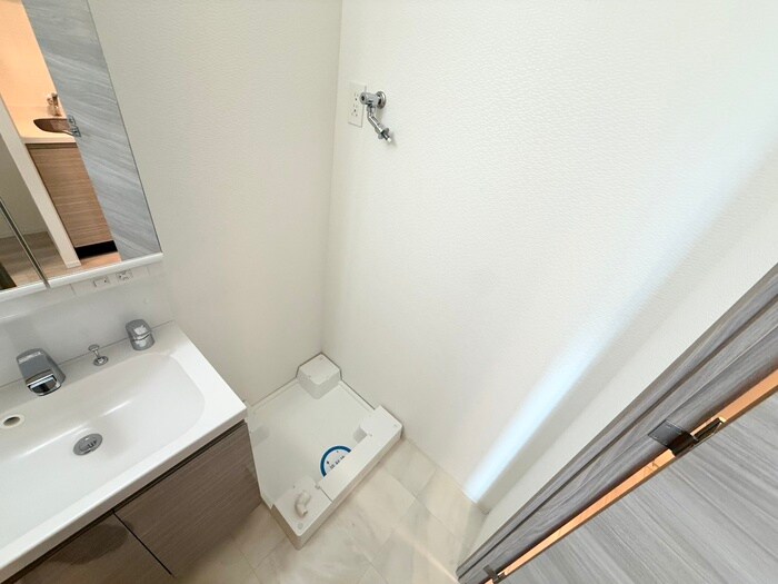 物件内観写真12　(洗濯機置場)