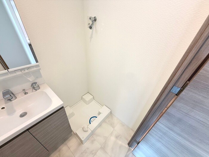 物件内観写真12　(洗濯機置場)