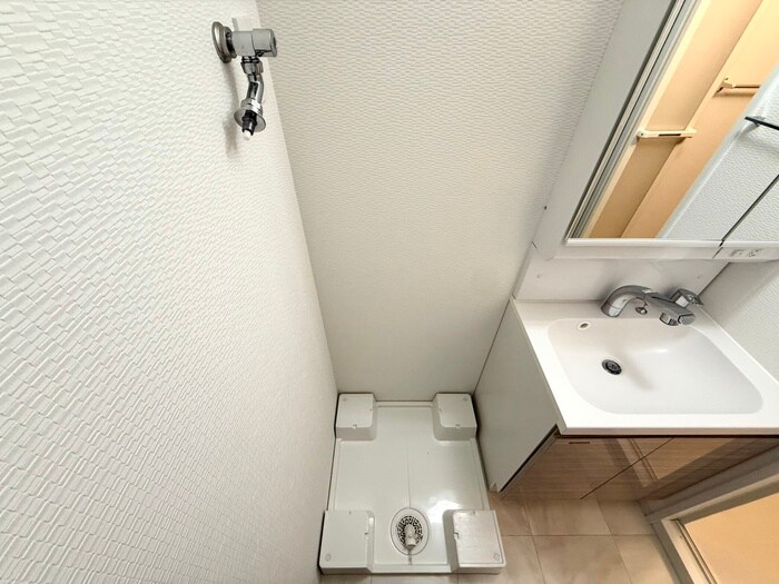 物件内観写真12　(洗濯機置場)