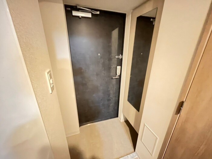 物件内観写真15　(玄関)