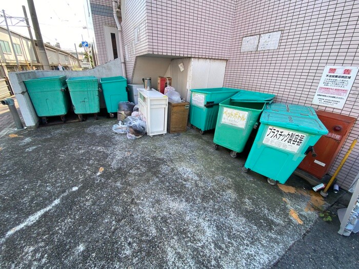 物件外観写真5　(駐輪場)