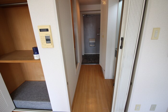 物件内観写真21　(廊下)
