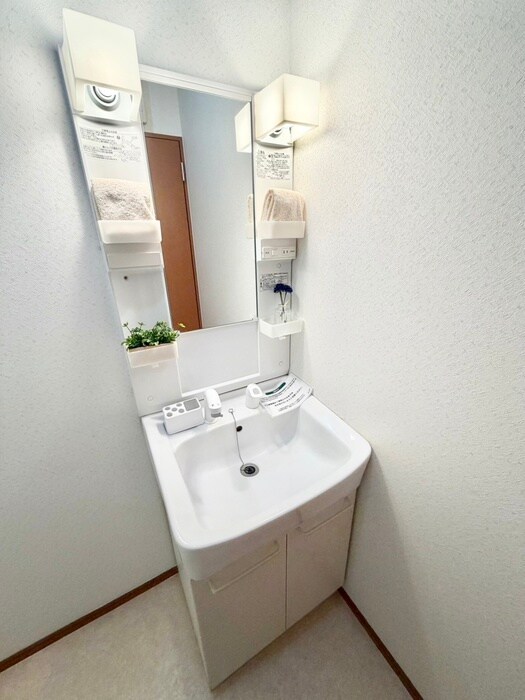 物件内観写真9　(洗面)