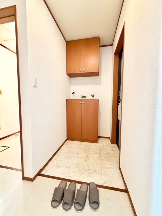 物件内観写真19　(玄関)