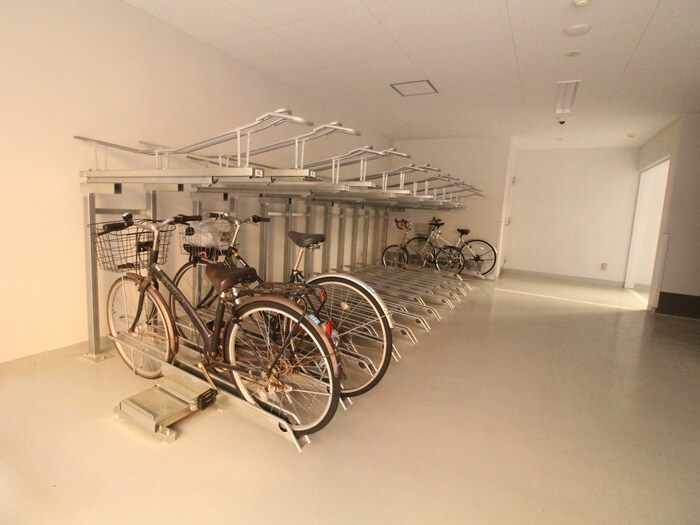 物件外観写真5　(駐輪場)