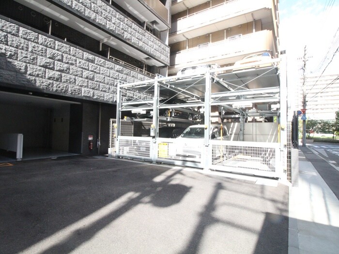 物件外観写真6　(駐車場)