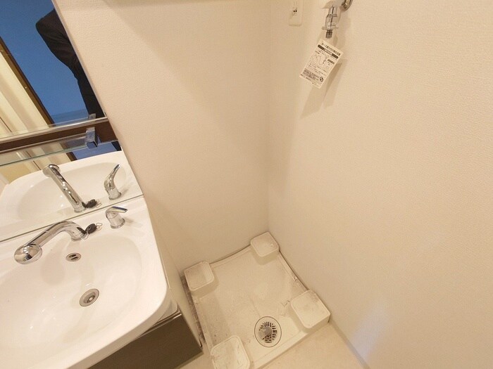 物件内観写真13　(洗濯機置場)