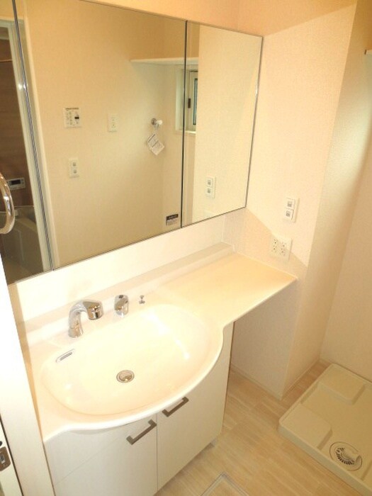 物件内観写真8　(洗面)