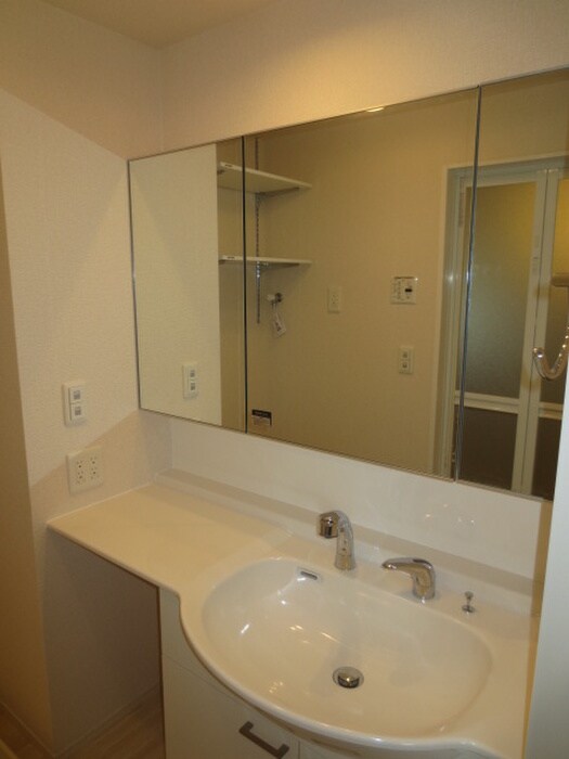 物件内観写真11　(洗面)