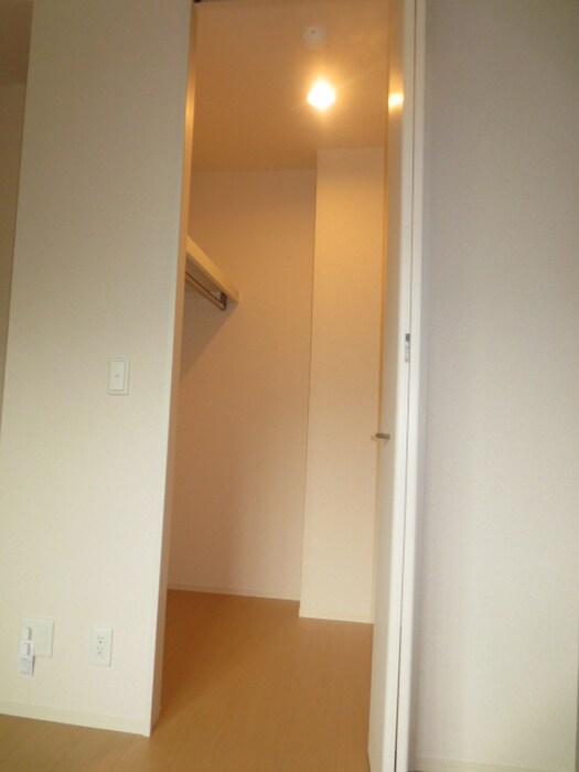 物件内観写真12　(収納)