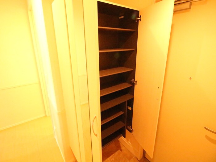物件内観写真8　(靴箱)