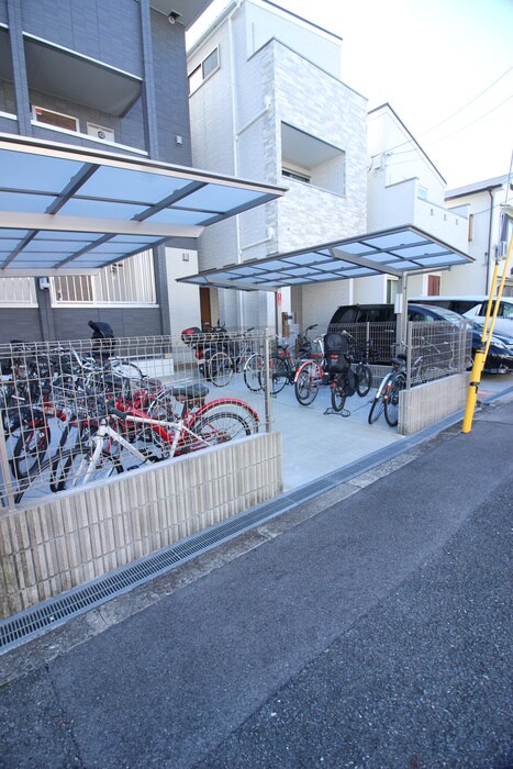 物件外観写真5　(駐輪場)