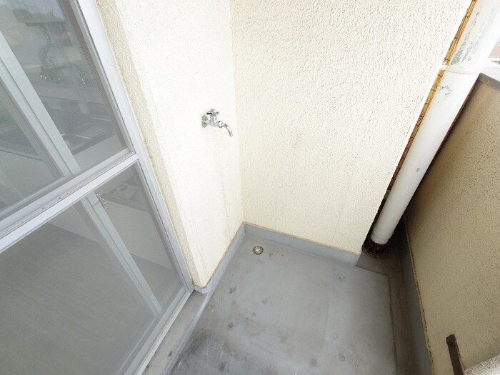 物件内観写真12　(洗濯機置場)