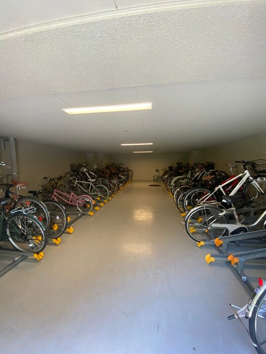 物件外観写真4　(駐輪場)