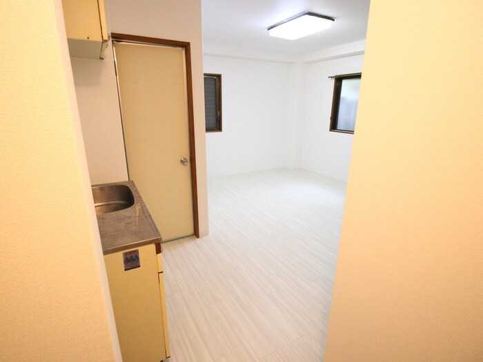 物件内観写真10　(廊下)