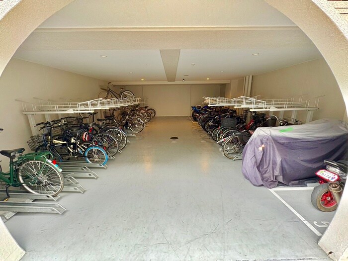 物件外観写真6　(駐輪場)