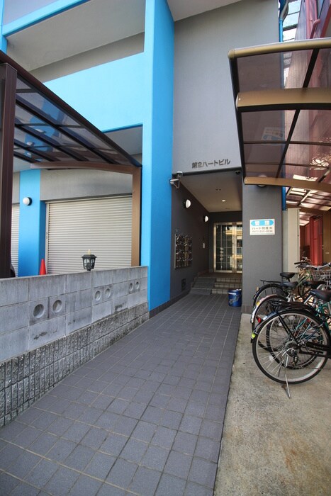 物件外観写真4　(エントランス部分)