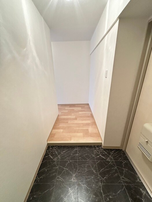 物件内観写真22　(玄関)