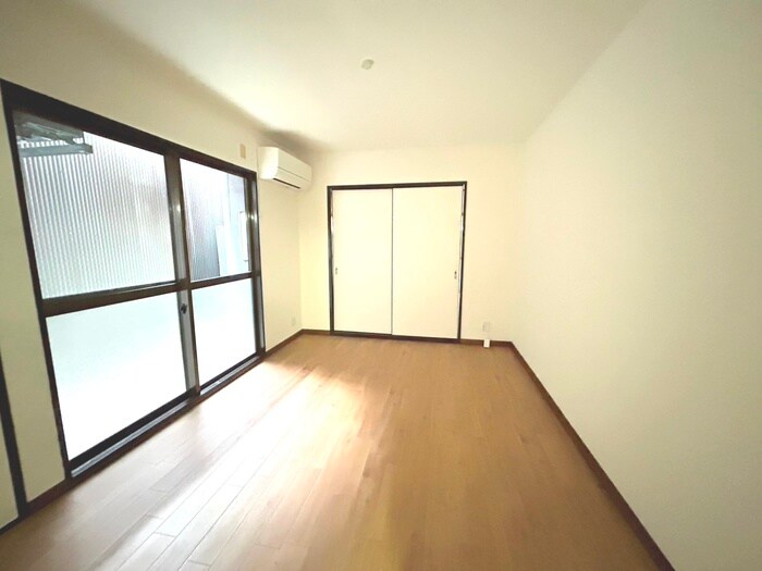 物件内観写真9　(居室)