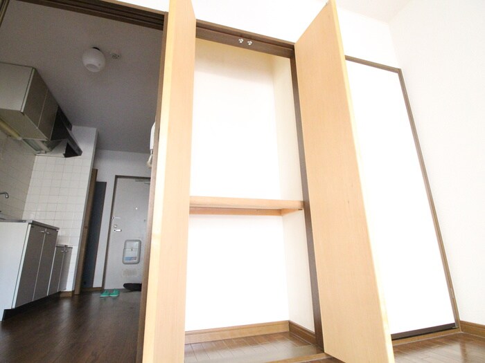 物件内観写真12　(収納)