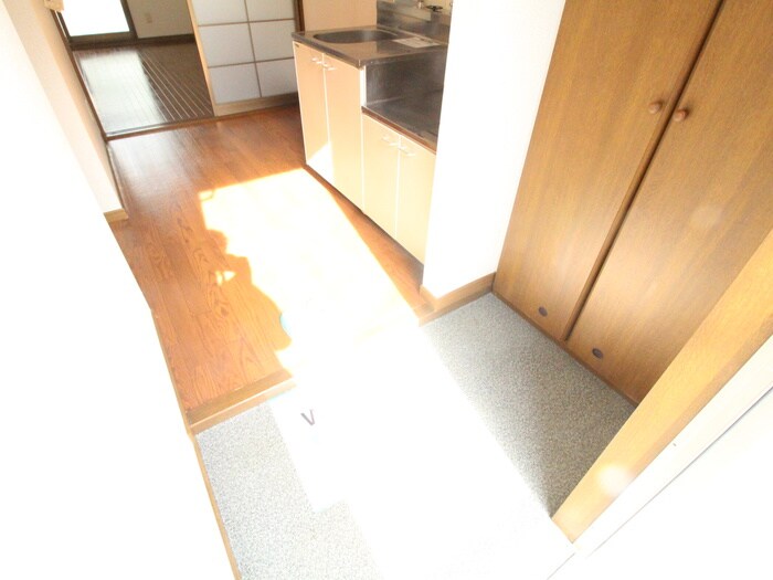 物件内観写真15　(玄関)