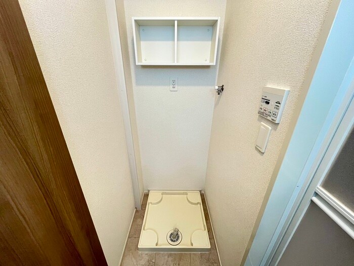 物件内観写真13　(洗濯機置場)