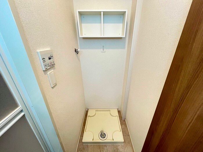 物件内観写真13　(洗濯機置場)