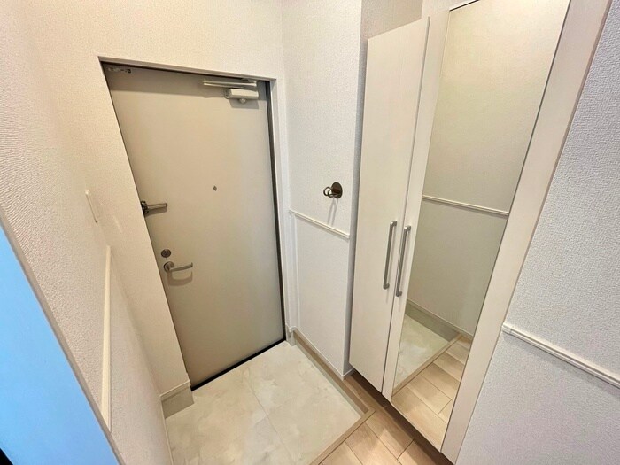 物件内観写真16　(玄関)